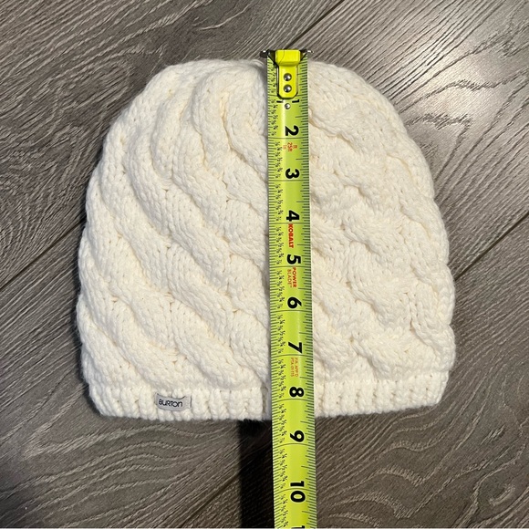 Like New Burton Cable Knit Beanie - Picture 5 of 6